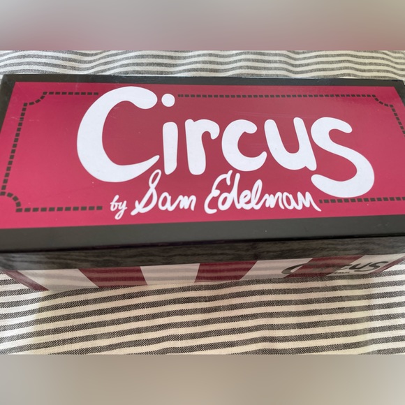 Sam Edelman bow flats - Picture 2 of 5